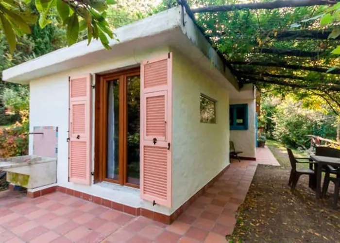 Casa de Férias Casetta Indipendente Al Mare Finale Ligure